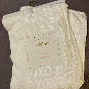 White Xoxo Throw with love 60x70in